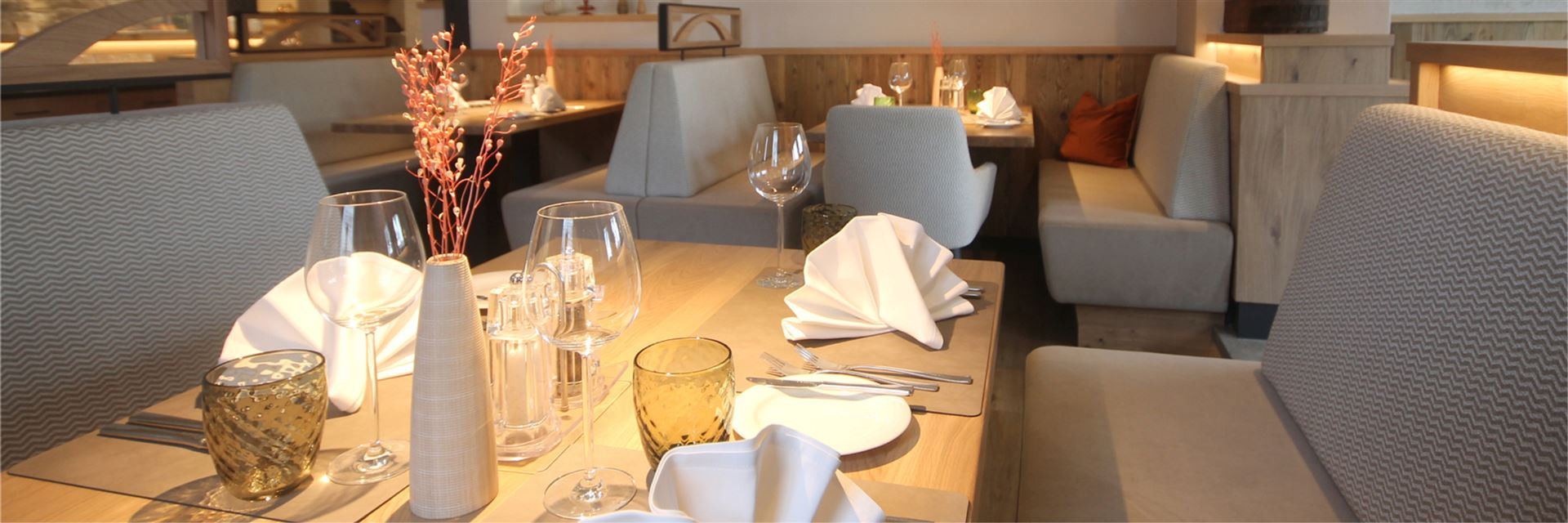 Eingedeckter Tisch im neuen Restaurant