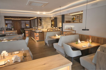 Modernes Restaurant im 4-Sterne-Hotel Bercher in Waldshut-Tiengen.