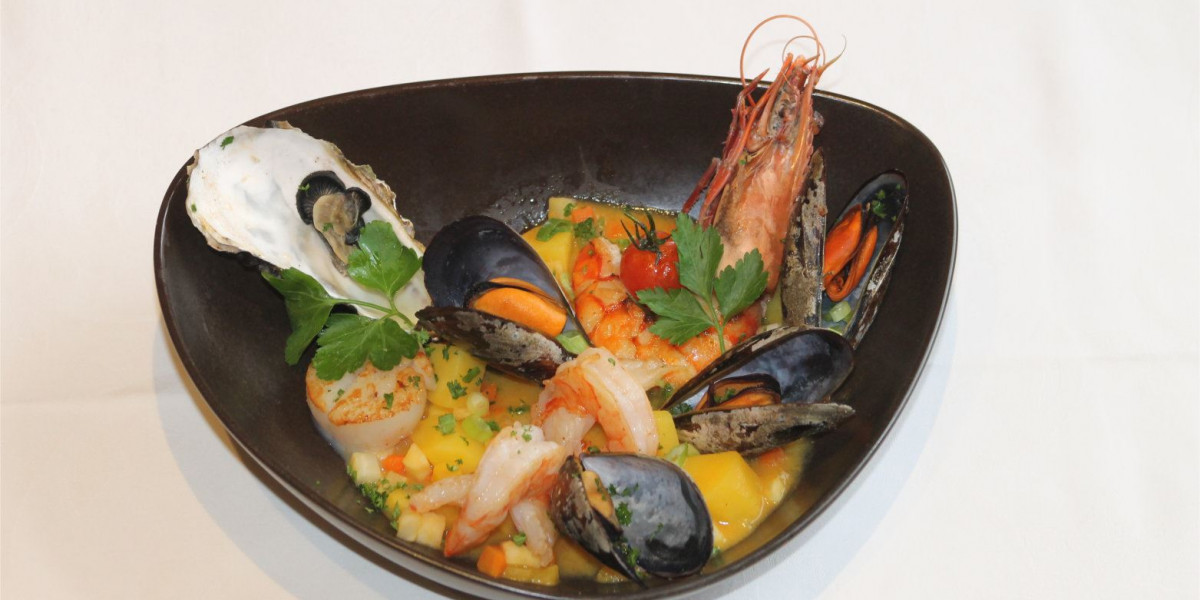 Fischernetz-verschiedene Fischsorten mit Kartoffeln