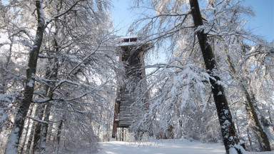 Aussichtsturm im Winter