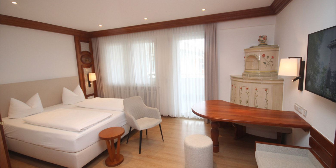 Zimmer 301 Blick auf Bett