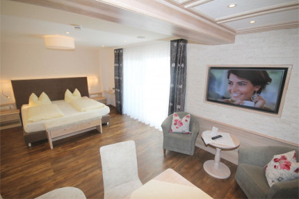 Zimmer 401 Blick aufs Bett