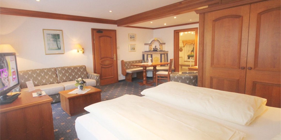 Zimmer 307 Blick zur Couch